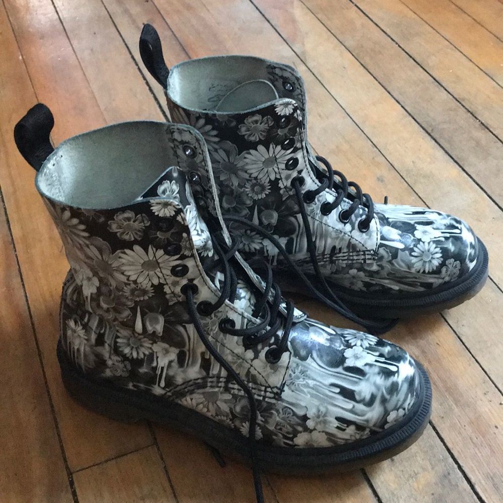 Doc Martens Pascal Black white floral combat boots